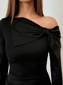 Chiquease 黑色蝴蝶结不对称领口长袖女式迷你连衣裙 - 黑色 - 查看 4