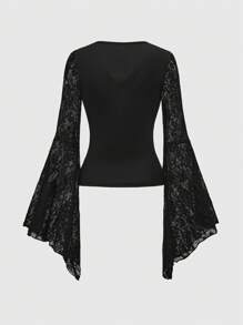 ROMWE Goth 哥特式性感分层蕾丝V领喇叭袖上衣，适合情人节约会 - 黑色 - 查看 2