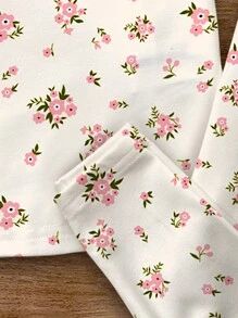 SHEIN Leap Crew 2 件装年轻女孩花卉卡通印花短袖 T 恤和裤子家居服套装，贴身合身，适合春夏季 - 彩色 - 查看 6