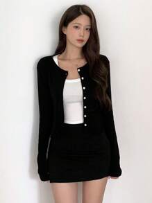 DAZY 女士纯色长袖单排扣圆领镂空T恤，秋季服装 - 黑色 - 查看 4