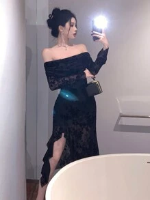 DAZY 黑色印花露肩长袖修身中长连衣裙，采用植绒和网纱面料，优雅正式，适合舞会、新年、情人节等场合。 - 黑色 - 查看 9