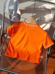 SHEIN Camiseta informal y deportiva para niños pequeños con patrón gráfico de estampado de letras, simple y cómoda para uso diario