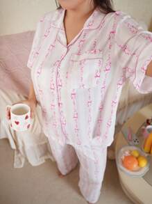 SweetSlumber Plus Size Women Bow Knot Print Short Sleeve Top And Pants Pajama Set