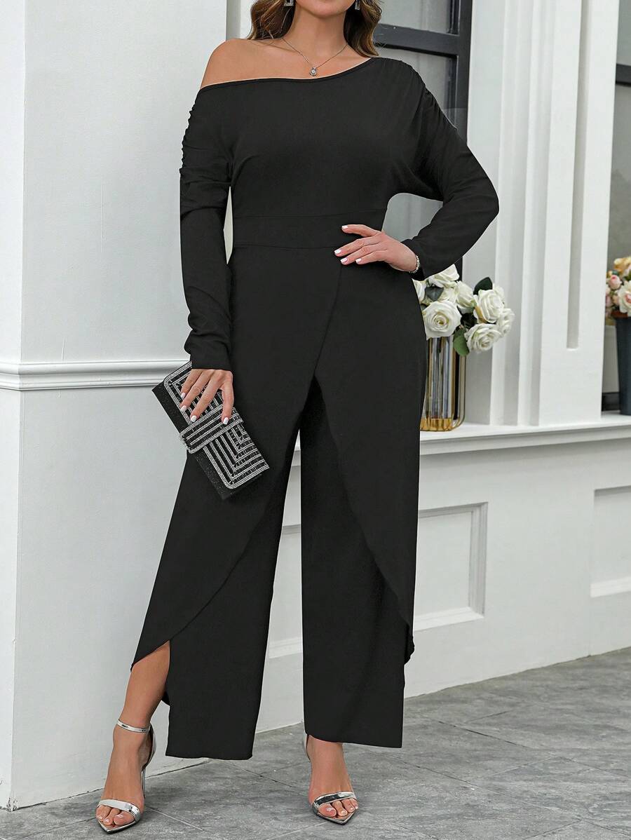 SHEIN LUNE Plus Size Women Solid Color Asymmetric Collar Pleated Wide Leg Jumpsuit - Black - View 1