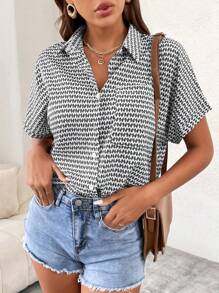 SHEIN Frenchy 女士休闲前扣短袖上衣，简约日常穿着 - 淺灰色 - 查看 1