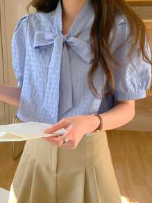 DAZY Women Textured Fabric Tie Front Short Sleeve Blouse, Spring/Summer