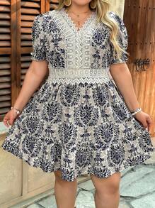 SHEIN VCAY Damen Große Größen Boho Kleid mit Allover Muster und Kontrastspitze Puffärmeln, für den Sommer