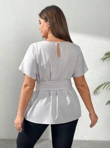 SHEIN Privé Plus Size Feminino X-Design Cintura Cinto Decoração Casual Deslocamento Ombro Caído Manga Curta Blusa, Elegante Roupa de Escritório, Primavera/Verão - Cinza - Ver 3