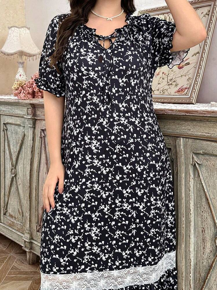 A&M فستان قصير بأكمام قصيرة بطبعة أزهار شتوي