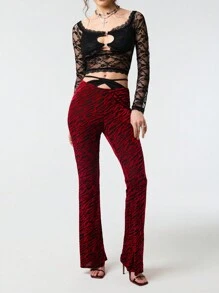 SHEIN Unity Blusa sexy de manga larga con hombros descubiertos y detalles calados en la parte delantera, ideal para el Día de San Valentín