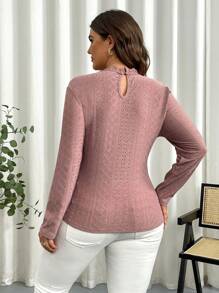 SHEIN Privé تي شيرت كاجوال مريح مقاس كبير من الدانتيل مرقع بنمط جاكارد مفرغ