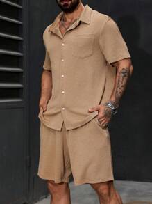 Manfinity CasualCool 1 套大码男士衬衫和短裤，休闲简约时尚，适合日常穿着 - 卡其色 - 查看 1