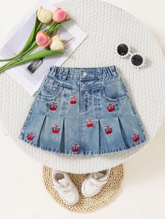 SHEIN Vintaside Kids Kleine Mädchen Vintage Denimrock im Lässig Urban Stil mit Kirschblüten- und Schleifen-Stickerei, plissiert mit elastischem Bund und Taschen
