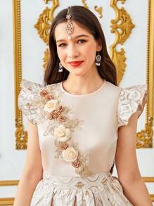 SHEIN Aplicație florală elegantă, mânecă cu decor din dantelă aurie, cămașă cu gât rotund și set de fuste din satin jacquard cu tiv pliat, auriu șampanie