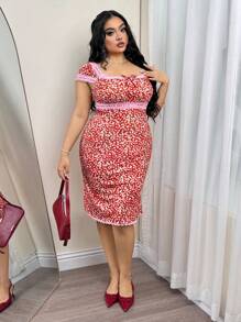 SHEIN ICON Plus Size Ditsy Floral Dress With Square Neck And Lace Trim Decor, Suitable For Valentine's Day Date Outfit - Multicolor - View 7