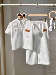 SHEIN Leap Crew 2 sztuki/zestaw dla chłopców, koszula z krótkim rękawem i nadrukiem w serek, swobodny strój, odpowiedni do codziennego noszenia - Biały - Zobacz 5