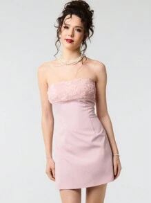 SHEIN Unity Valentine 优雅漩涡花卉装饰拼接抹胸 A 字迷你连衣裙 - 粉色 - 查看 3