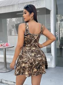 SHEIN EZwear 大码枫叶印花宽肩带简约修身休闲连体裤，春夏装 - 彩色 - 查看 2