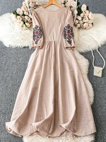 EMERY ROSE Plus Size Embroidered V-Neck Mid-Calf Length Casual Everyday Dress, Spring/Summer - Apricot - View 2