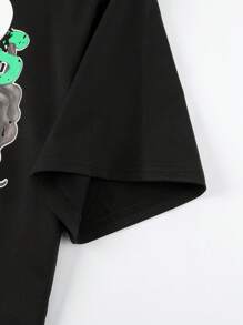 ROMWE MEN Street Life Men's Anime Loose Drop Shoulder Short Style Printed T-Shirt, Retro Street Style - Black - View 5