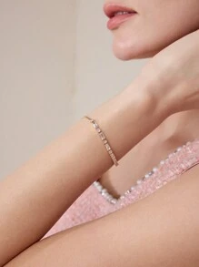 MOTF PREMIUM 18K 镀金方晶锆石可调节手链