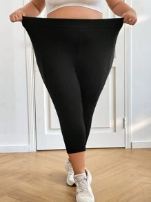 SHEIN CURVE+ Plus Size Women's Black Elastic Fitted Capri Leggings, Skin-Friendly (With Phone Pocket) - Black - View 11