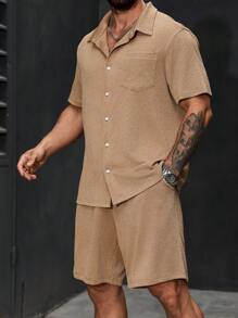 Manfinity CasualCool 1 套大码男士衬衫和短裤，休闲简约时尚，适合日常穿着 - 卡其色 - 查看 5