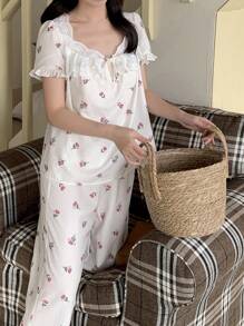 SHEIN 少女可爱简约碎花图案荷叶边短袖上衣和裤子睡衣套装，2 件套青少年睡衣套装