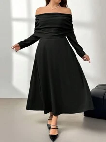 Firerie Robe longue noire stretch, décontractée et confortable, avec épaules dénudées, volants aux épaules, coupe évasée. Élégante pour le travail.