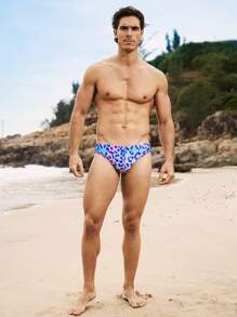 Manfinity Swimmode Men's Leopard Print Casual Triangle Swim Trunks,Hawaiian