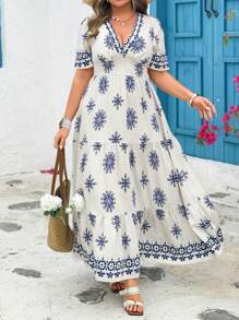 SHEIN Clasi 大码波西米亚风 V 领短袖全印花休闲连衣裙，适合夏季 - 藍白色 - 查看 4