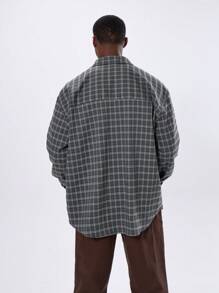 Musero 长袖宽松格纹法兰绒衬衫，双贴袋设计，适合秋冬季穿着。