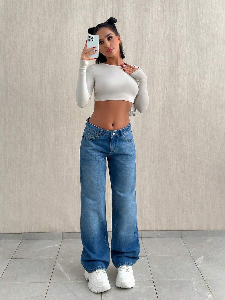 WOMEN LOW WAIST STRAIGHT JEANS - Light Wash - View 1