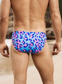 Manfinity Swimmode Men's Leopard Print Casual Triangle Swim Trunks,Hawaiian