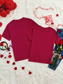 Manfinity Homme Camiseta de hombre corte slim ajustado de color rojo vino, uso casual minimalista de todos los días