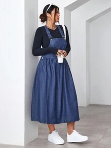 SHEIN EZwear Vestido vaquero informal de talla grande con tirantes anchos, bolsillos con botones y diseño sencillo