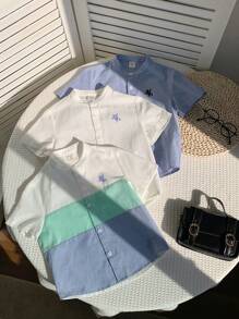SHEIN Set de 3 camisas de moda con cuello mao, un solo botonadura, parches multicolor y bordados, diseñadas para niños, aptas para primavera, verano, otoño e invierno, uso en casa, al aire libre, en la escuela y para hacer deporte