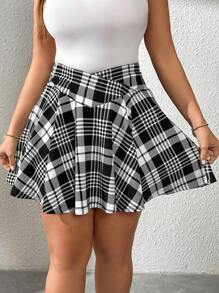 SHEIN Essnce Plus Size Women's Spring And Summer Airport For Women Easter Business Casual Woman Teacher Streetwear For Women New Style Fashion Casual Commuting Elegant Sports Student Black And White Plaid Fabric Inner Shorts And Pocket Culottes Skort