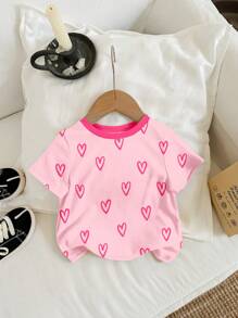 SHEIN Leap Crew 可爱手绘迷你粉色爱心图案，女宝宝休闲简约短袖圆领上衣适合夏季
