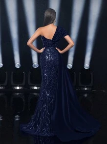 SHEIN Belle 优雅奢华的海军蓝不对称肩袖缎面拼接弹力亮片水晶水钻装饰鱼骨缝侧长鱼尾拖尾连衣裙，婚礼宾客礼服，适合婚礼、单身派对、节日、庆典、晚会礼服（大量点缀） - 藏蓝色 - 查看 2