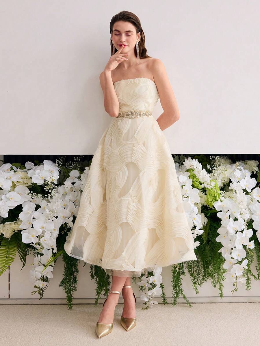 MOTF Soiréza 网布刺绣 A 字形中长连衣裙 - 杏色 - 查看 1