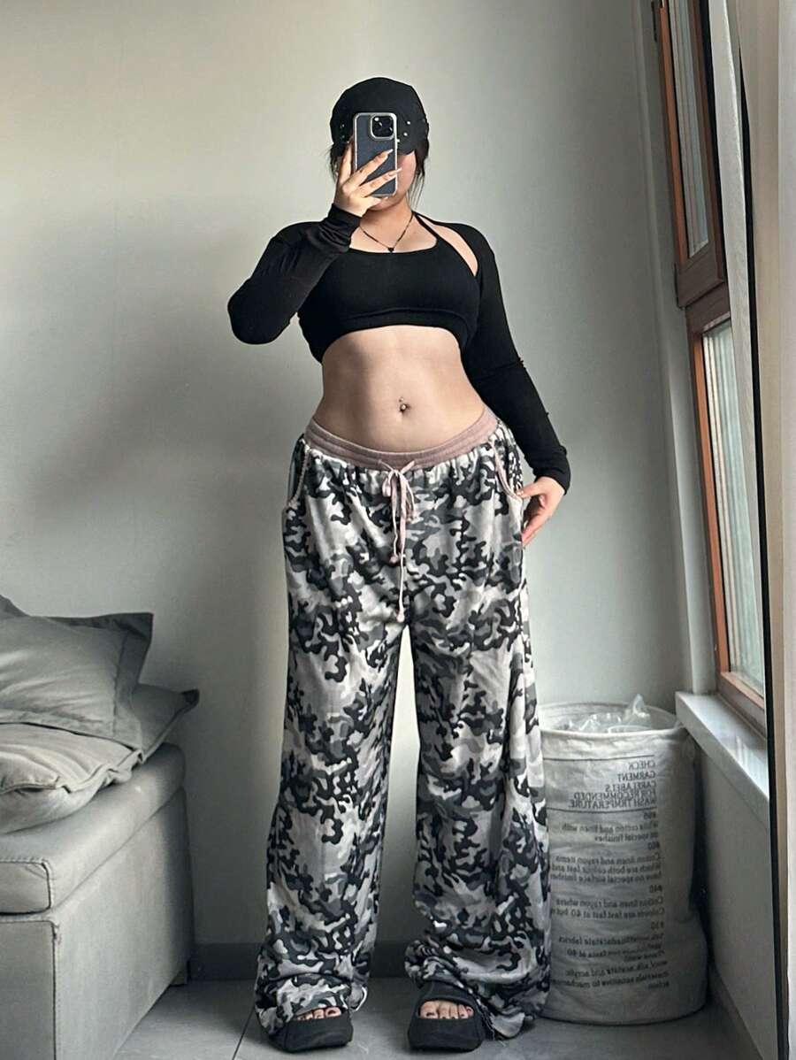 SHEIN EZwear 大码女式抽绳腰宽松迷彩印花休闲运动裤 - 彩色 - 查看 1