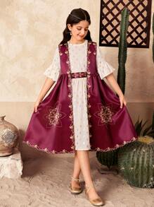SHEIN Conjunto de atuendo informal para vacaciones de niña preadolescente con vestido cruzado de manga abullonada y abrigo estampado con motivos florales retro elegantes - Burdeos - Ver 5