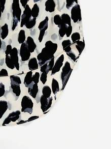 SHEIN VCAY Falda informal con bajo a diferente altura y nudo al frente con estampado de leopardo, para tallas grandes, para verano