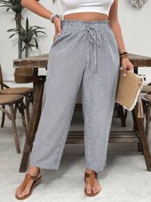 SHEIN VCAY Spodnie w paski z falbaną w talii i prostymi nogawkami w dużych rozmiarach, swobodne spodnie boho - Czarne i Białe - Zobacz 5