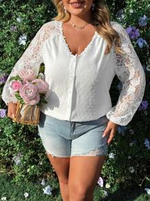 Flirla بلوزة حريمي موديل غير رسمي أنيق للعطلات والحفلات مصنوعة من تريكو باتشورك بأكمام طويلة وياقة V مع أزرار بمقاسات كبيرة - أبيض - مشاهدة 5