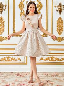 SHEIN Aplicație florală elegantă, mânecă cu decor din dantelă aurie, cămașă cu gât rotund și set de fuste din satin jacquard cu tiv pliat, auriu șampanie