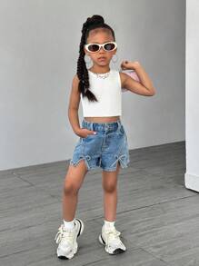 SHEIN Shorts vaqueros sueltos y casuales con decoración de mariposa para niña, diseño cómodo y suave en forma de A, versátil para usar en la calle, nueva colección primavera/verano 2025, adecuado para uso diario