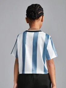 SHEIN Camiseta informal de manga corta con cuello en V, estampado de letras y rayas, para niñas preadolescentes en primavera/verano