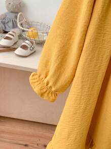 SHEIN 年轻女孩纯色刺绣荷叶边领修身连衣裙